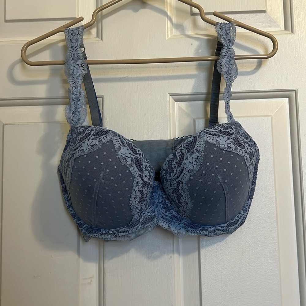 Victoria’s Secret Lacey Blue Push-up Bra Size 34DDD